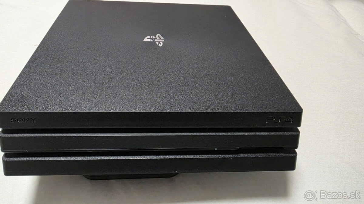 Predám PlayStation 4 PRO 1TB + 2 ovládače s nabíjačkou - 4