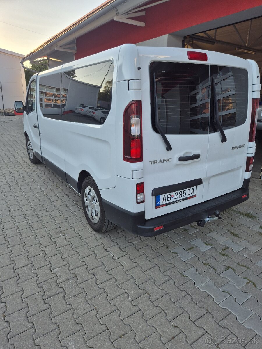 Minibus 8+1 - 4