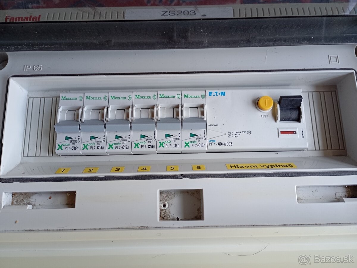 Zásuvková skriňa, Prenosný elektrický rozvádzač Famatel - 4