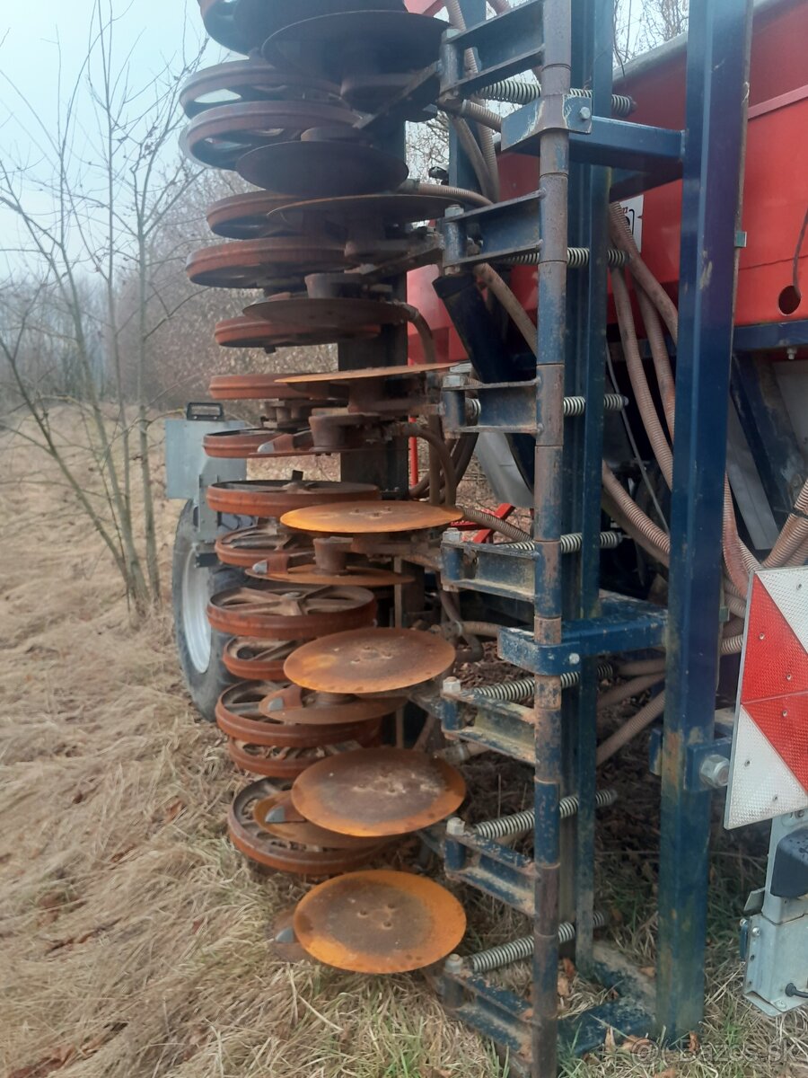 Bezorebná sejačka na priamy výsev Moore Unidrill - 4