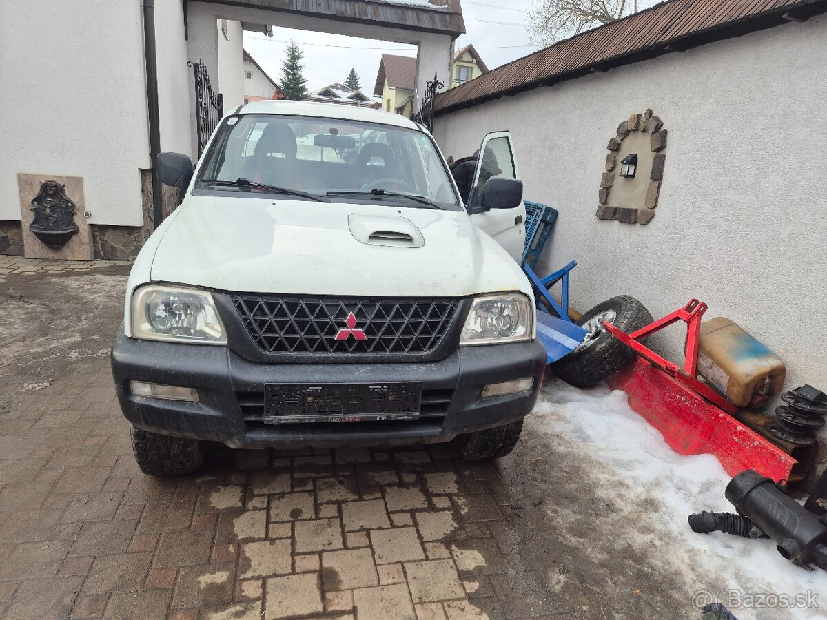 Mitsubishi l 200 - 4