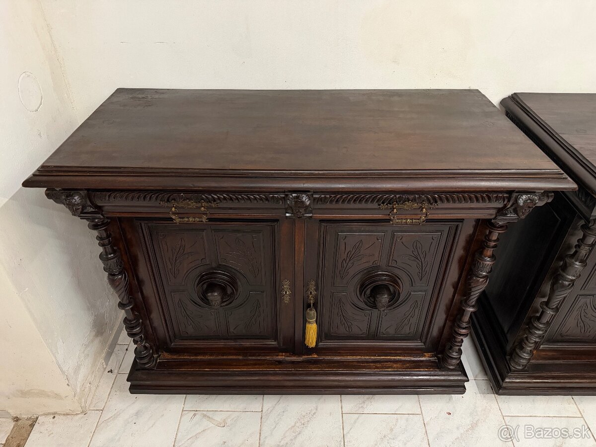 Starožitné skříně Henri II. - 4