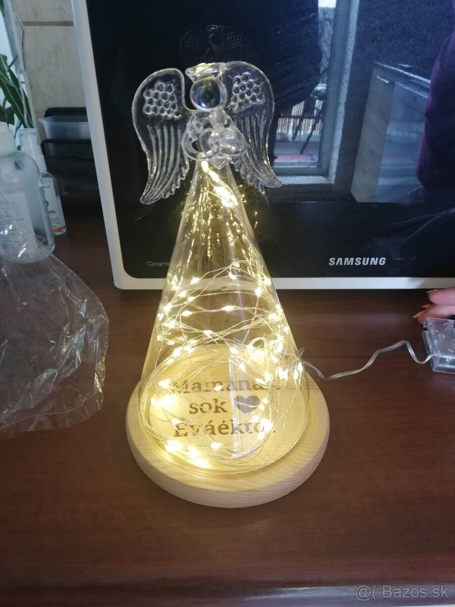 Sklenený Anjel s dreveným podnosom - 4