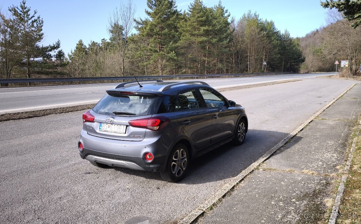 Hyundai i20 active, rok 2020 - 4