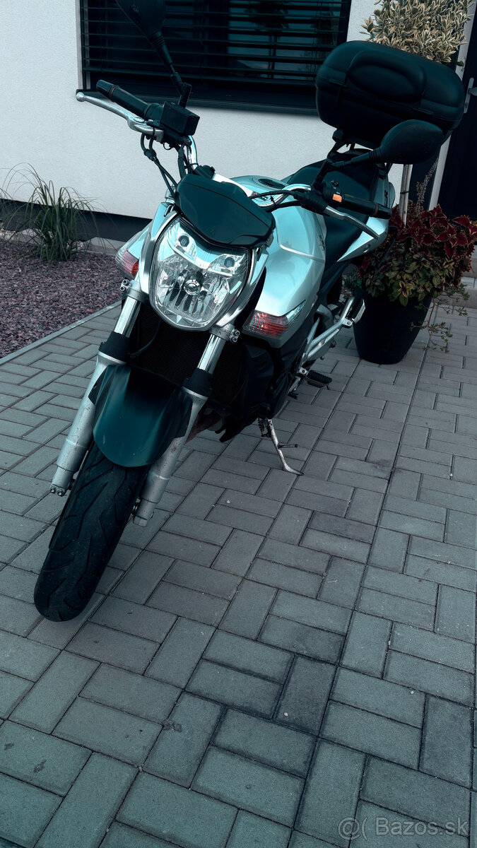 Suzuki GSR 600 - 4
