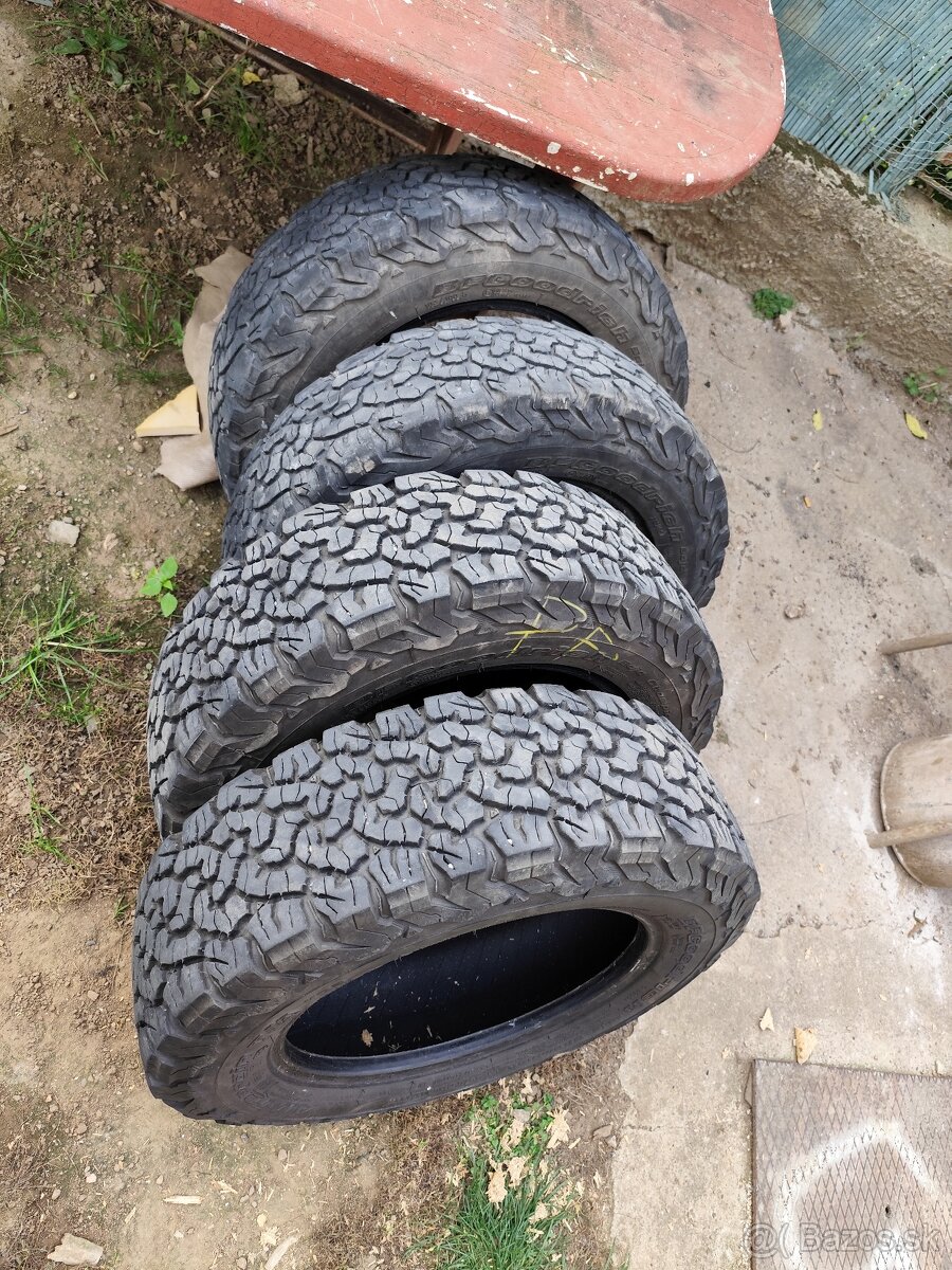 BFGoodrich All-Terrain T/A KO2 s rozmerom 215/65 R16