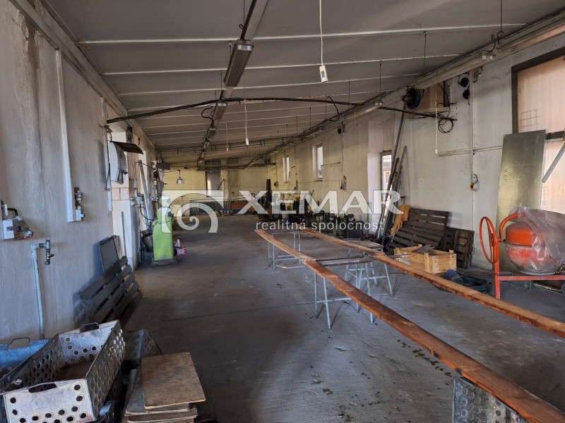 Výrobné a skladové priestory - 4