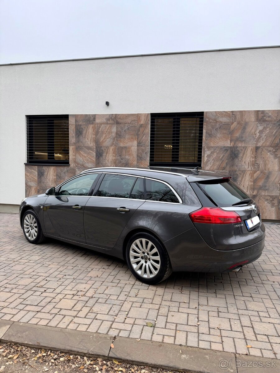 OPEL INSIGNIA SPORTS TOURER SW / 2,0 DIESEL MANUÁL - 4