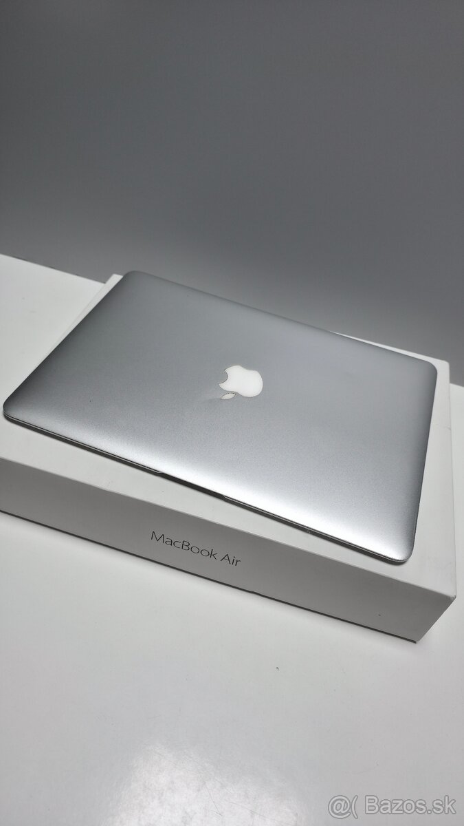 MacBook Air, i5, 8GB RAM, 128GB SSD - 4