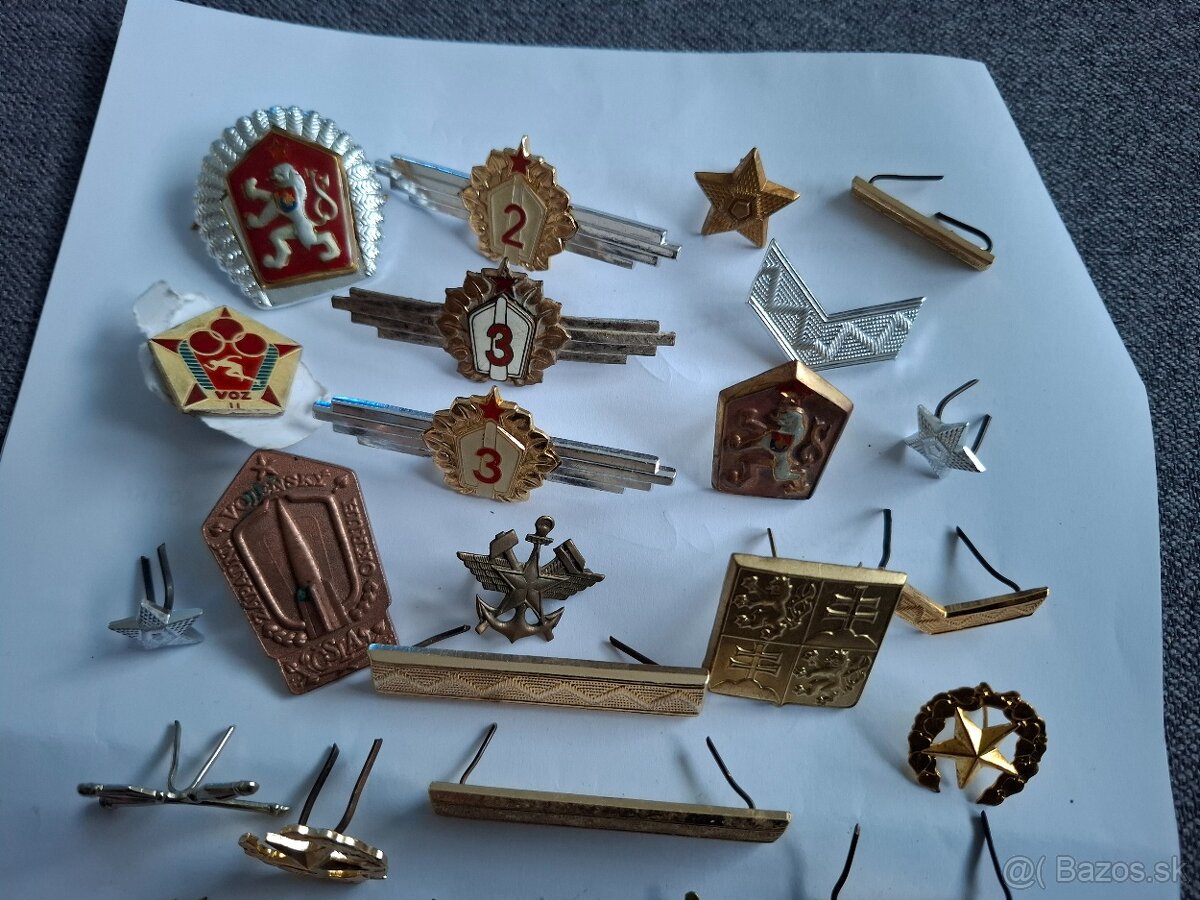 Set vojenských odznakov - 4