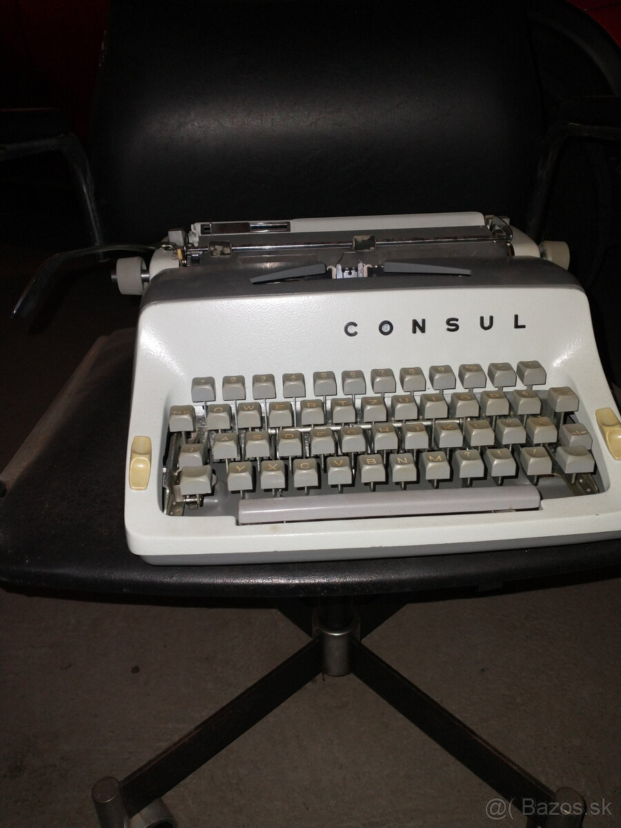 Písací kufríkový stroj Consul - 4