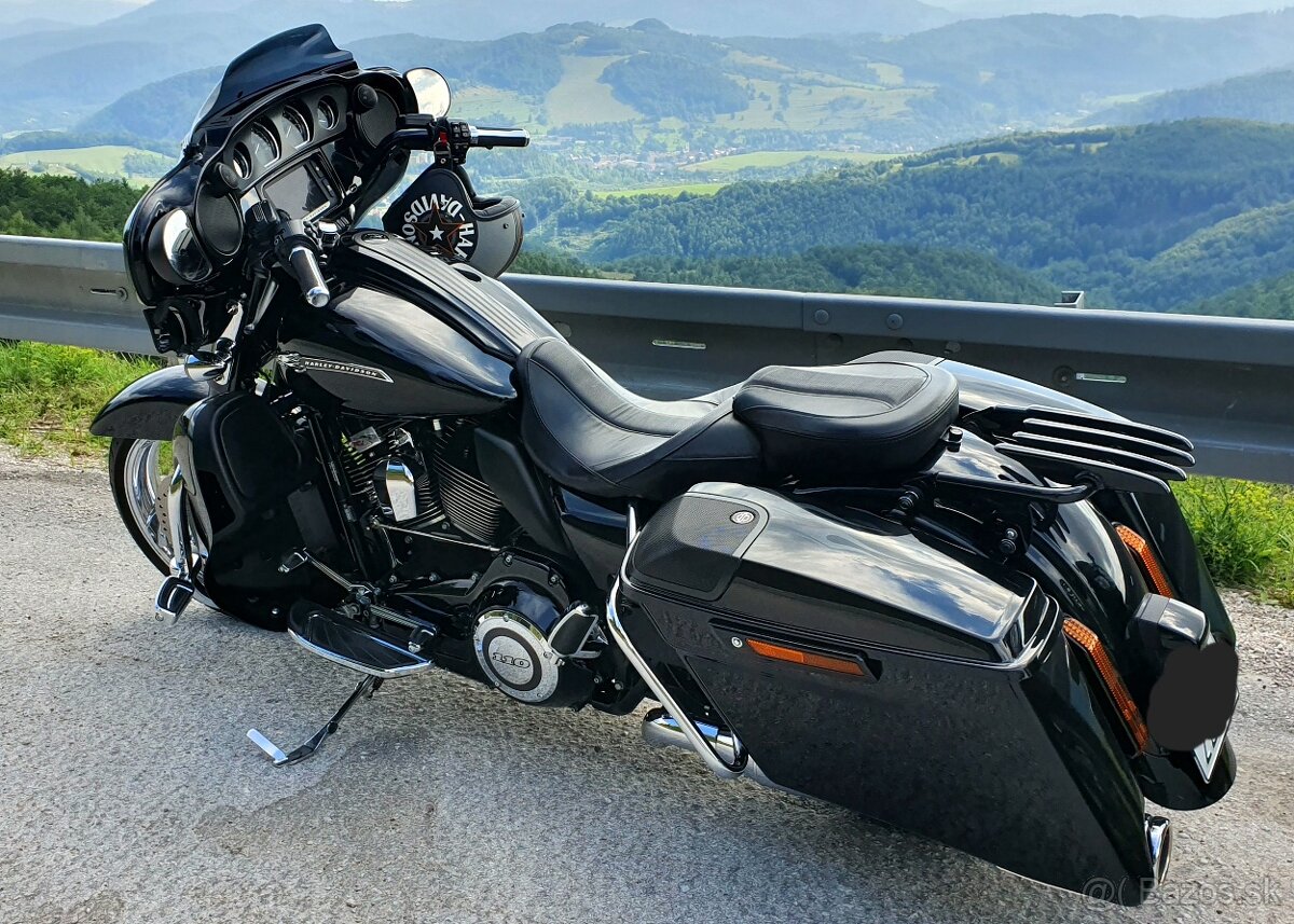 Harley Davidson street glide CVO - 4