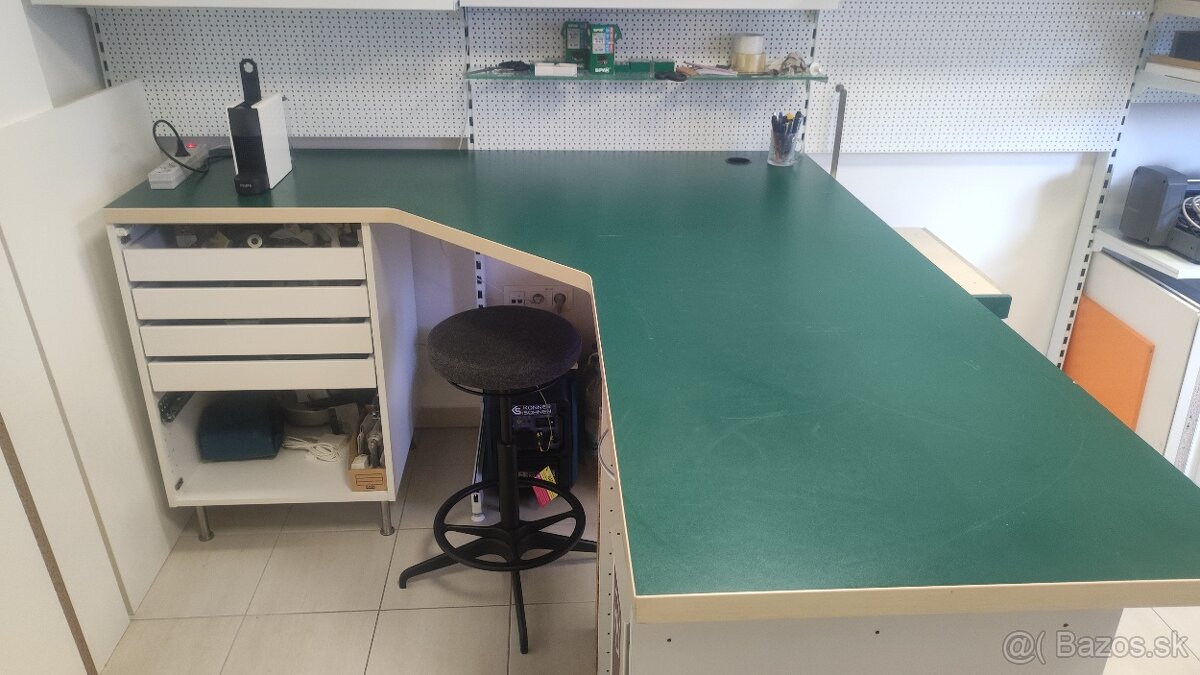 Kancelársky stôl - 4