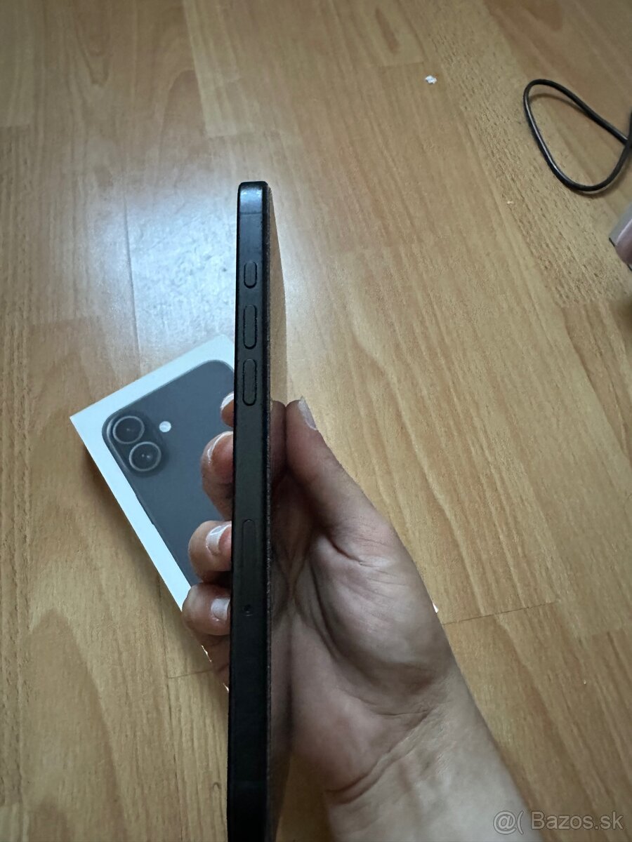 iPhone 16 Plus 128 GB Black - 4