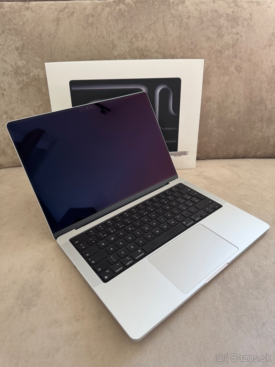 MacBook Pro 14″ M4 Pro, 24 GB RAM, 512 GB SSD - 4
