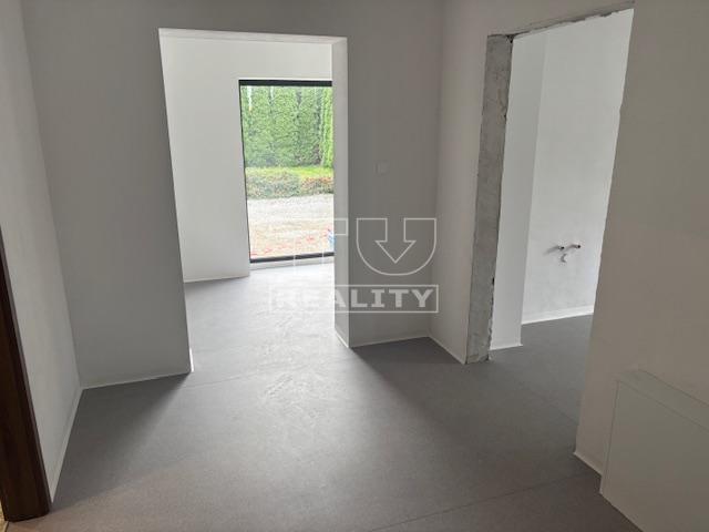 Na prenájom nové kancelárske priestory Bytča o výmere... - 4