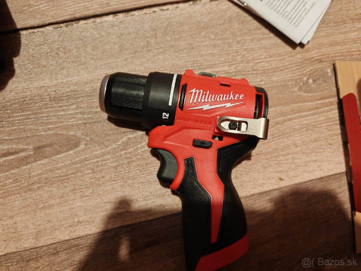 Predám AKU utahovacku Milwaukee M12 - 4