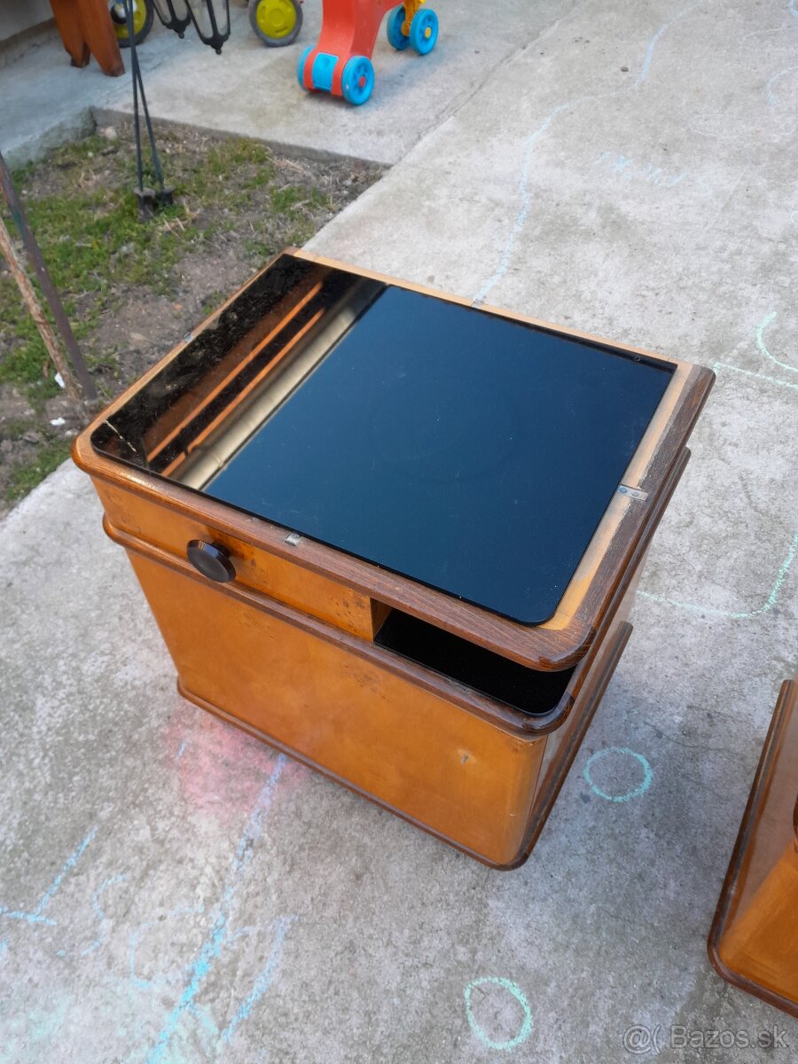 Predám nočné stolíky Halabala - 4