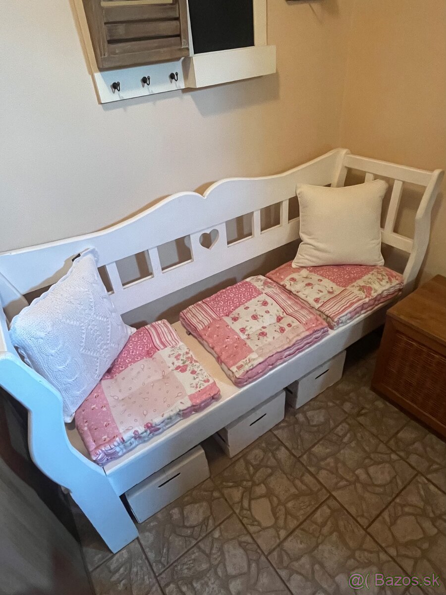 Romantická drevená lavička - 4