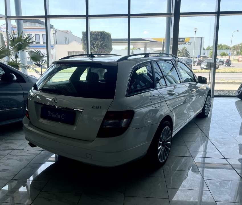 Mercedes-Benz C 200CDI Automat BlueEFFICIENCY Elegance SK - 4