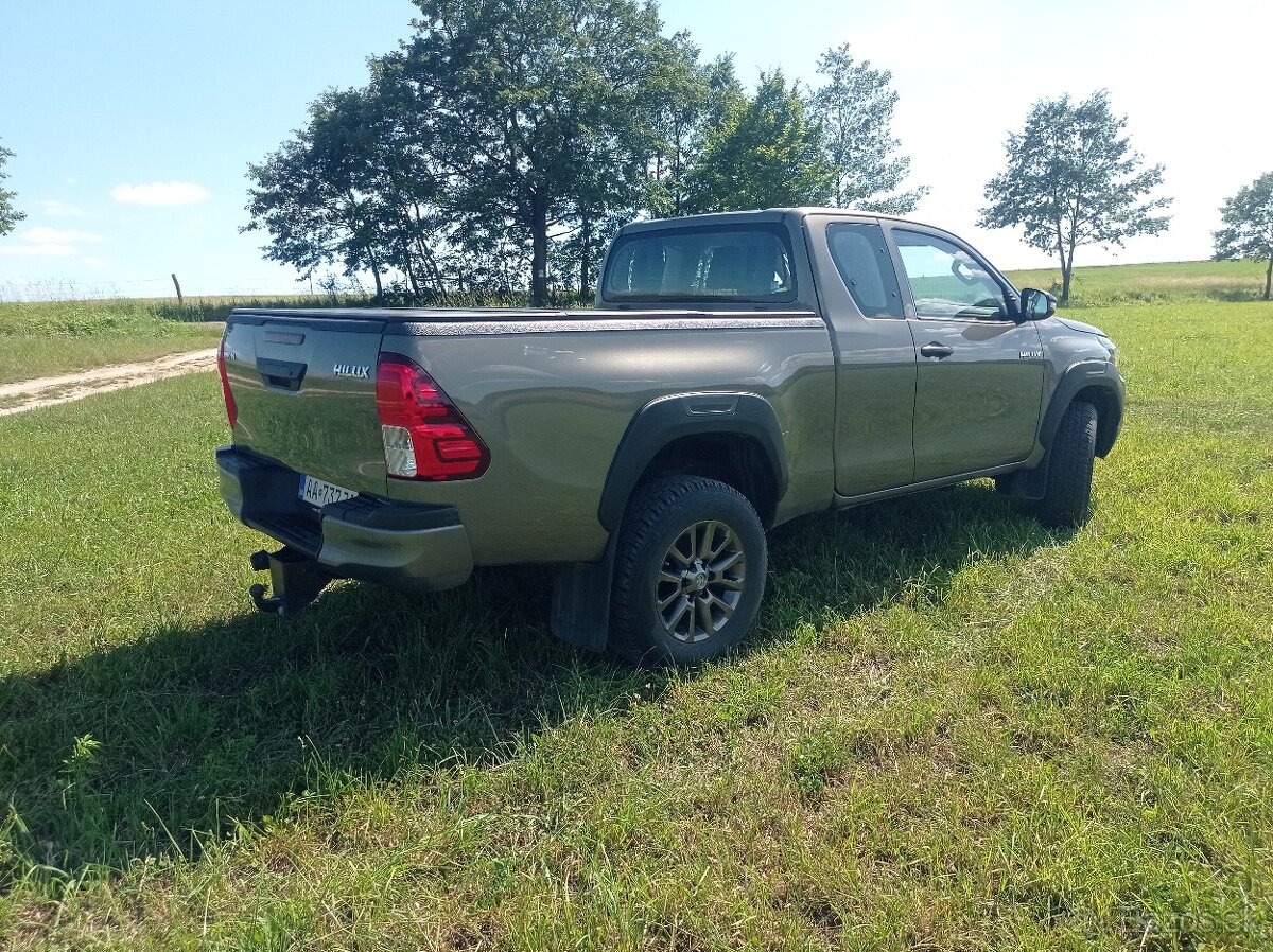 Toyota Hilux - 4