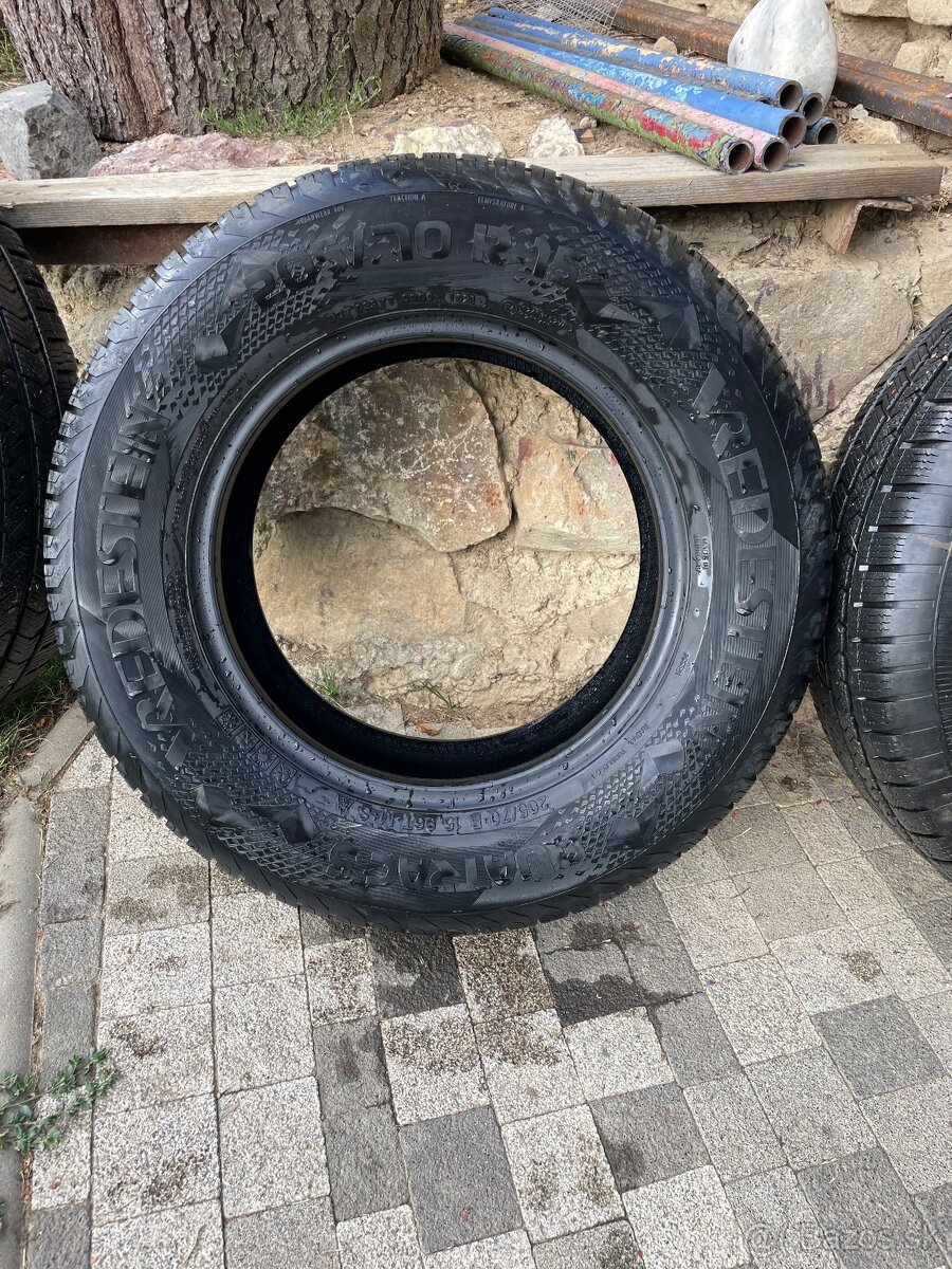 Pneu 205/70 r15 - 4
