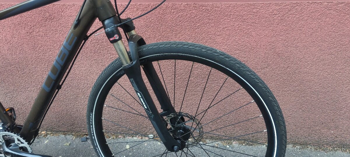 Predám krosový bicykel CUBE cross,kolesá:28" - 4