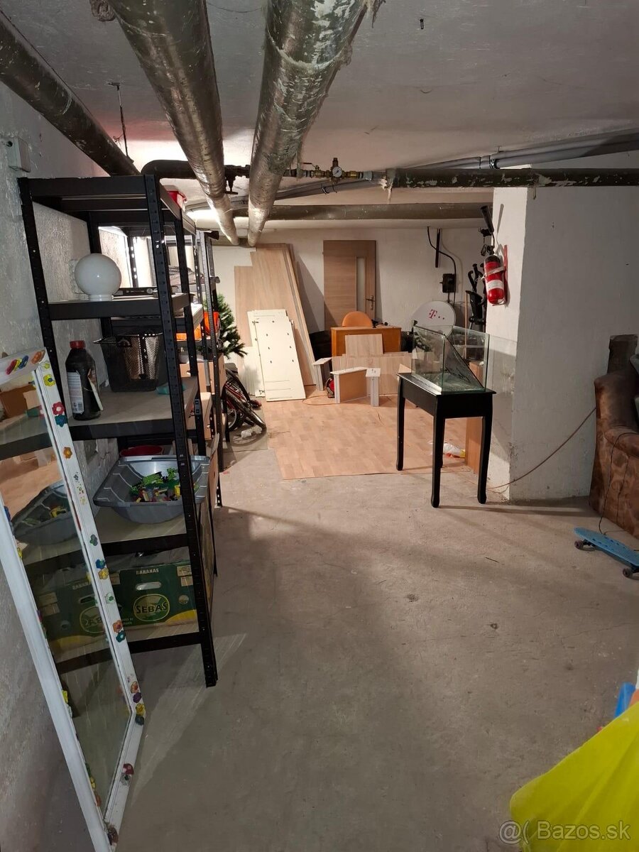 Prenájom – 4 izbový byt s terasou- Prievidza - 4