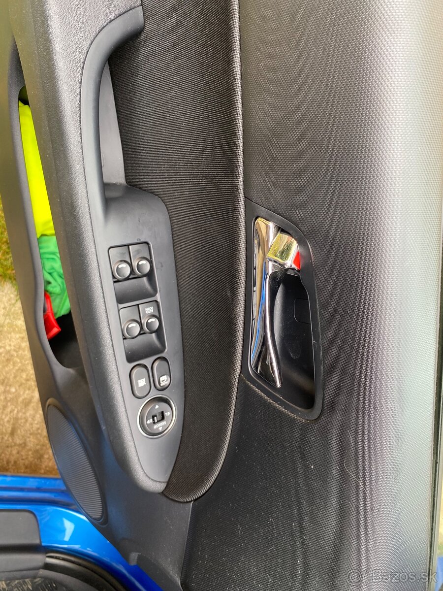 Predám Hyundai i30 1,4 80kw benzin - 4