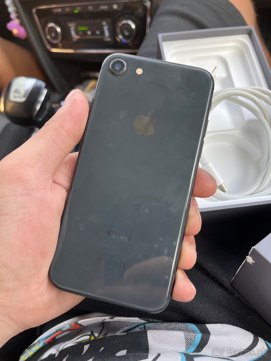 iPhone 8 64GB - 4
