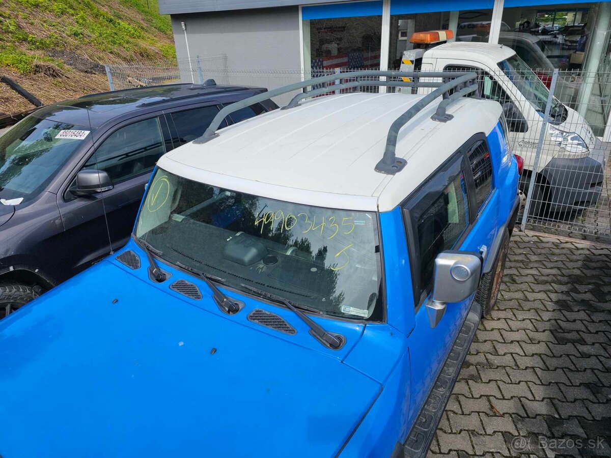 Toyota FJ Cruiser V6 4x4 automat
