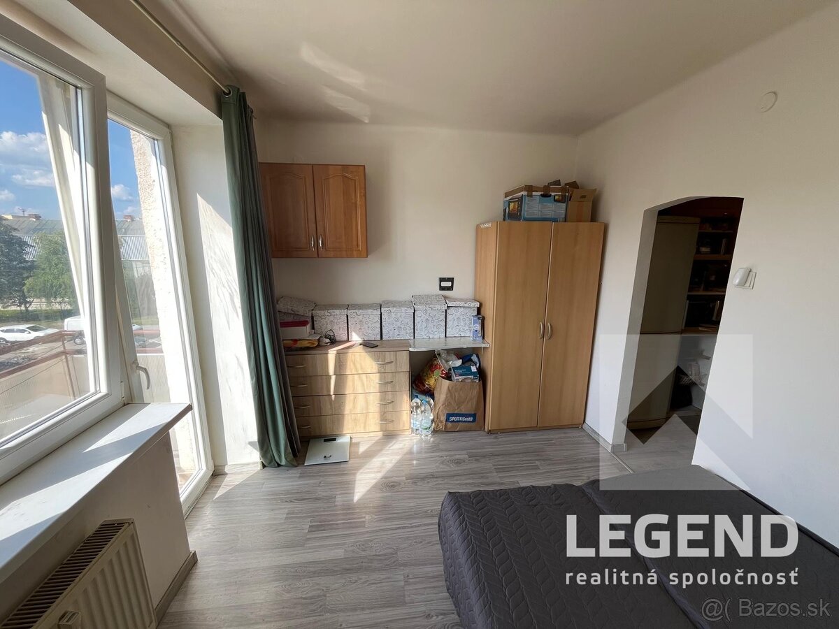 Garsónka Nové Mesto nad Váhom, ul. Piešťanská, balkón, zaria - 4