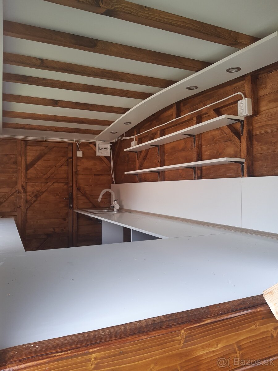 Pojazdný bufet 3,5x2m - 4