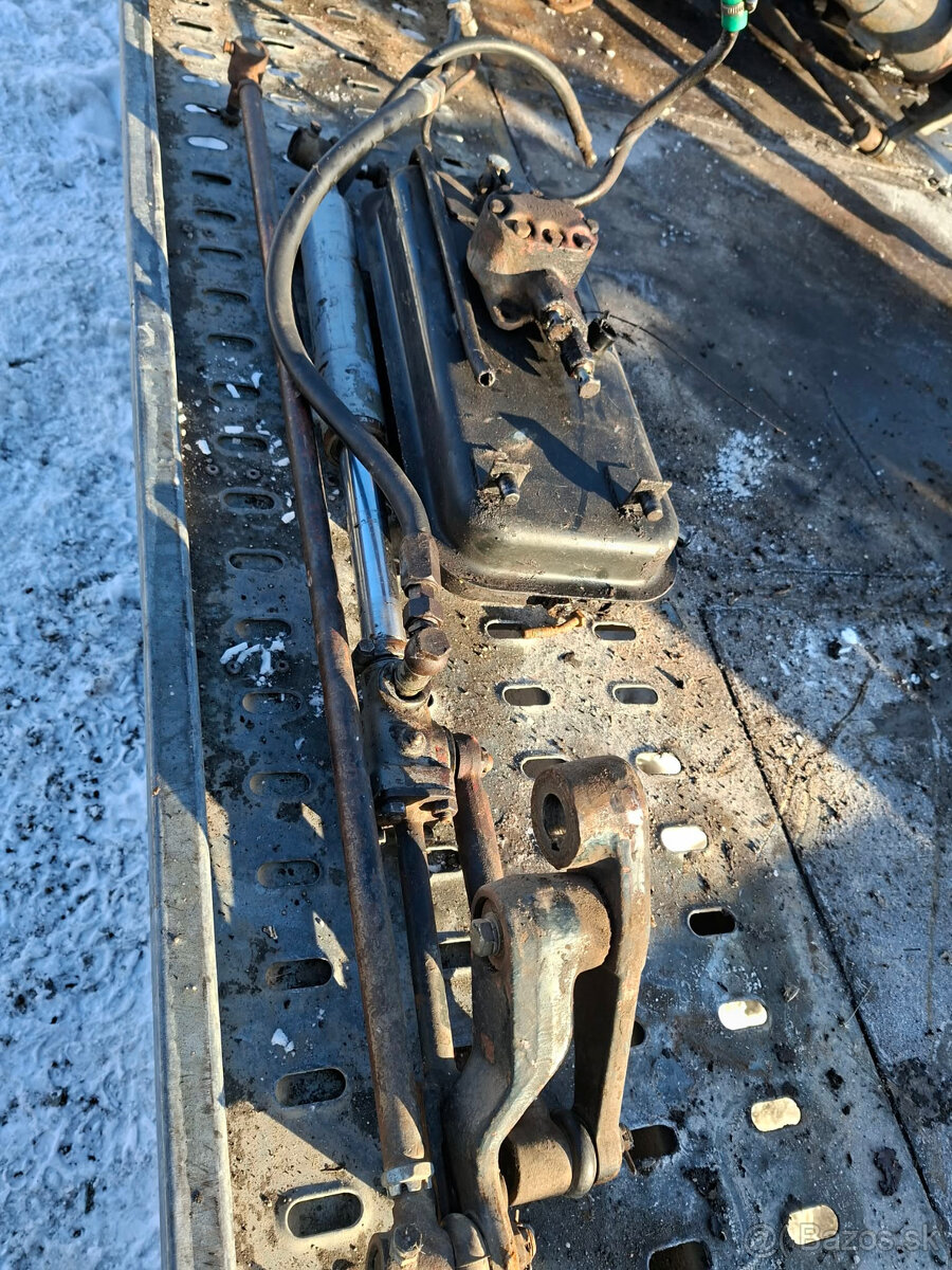 ponúkam zetor Náhradne diely - 4