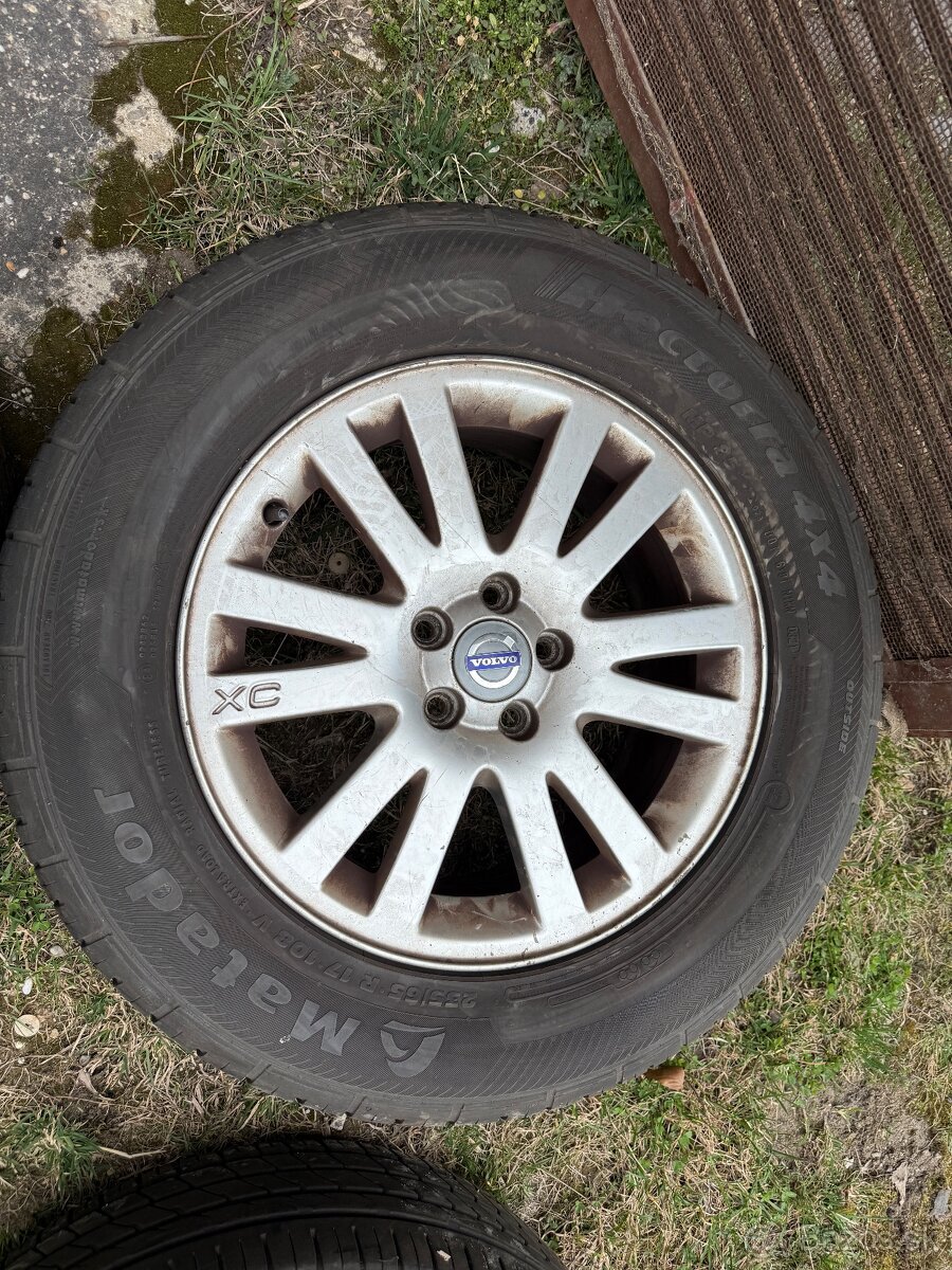 5x108 235/65 R17 - 4