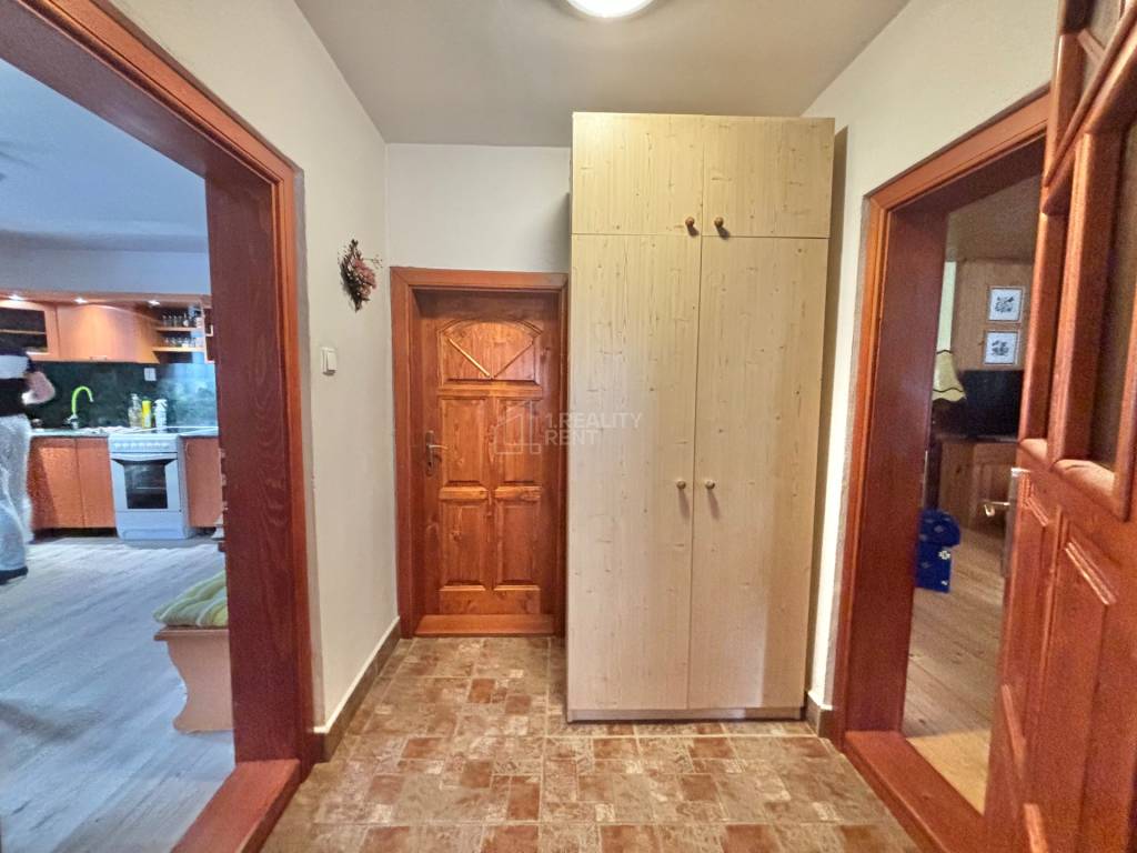 Predaj tradičnej chalupy v pokojnom prostredí na lazoch vo V - 4