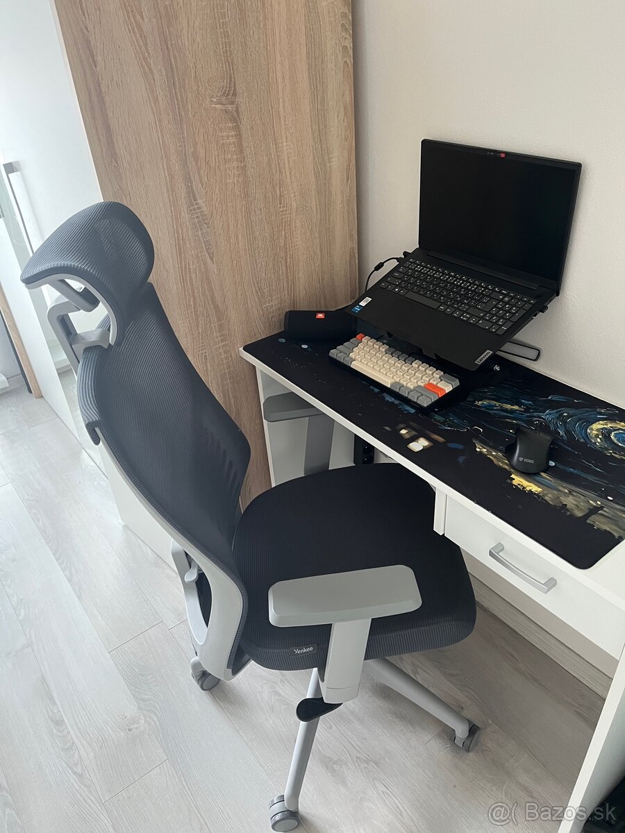 Notebook Lenovo v15 Iru. Intel i5 13gen SSD 512gb. Rám 16gb - 4