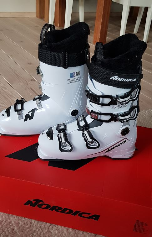 Dámske lyžiarky Nordica Sportmachine 3 LX W 26,5 cm - 4