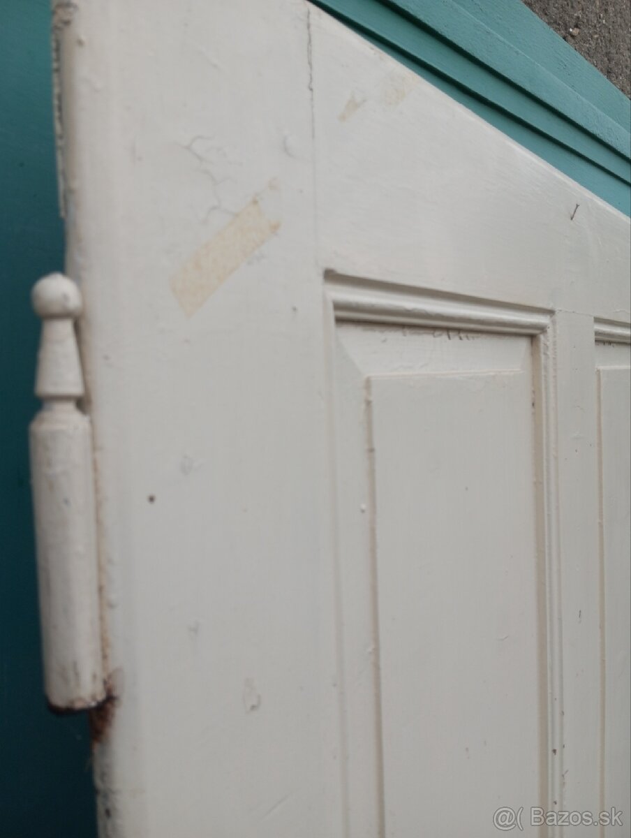 Predám masívne dvere na chalupu 2 ks - 4