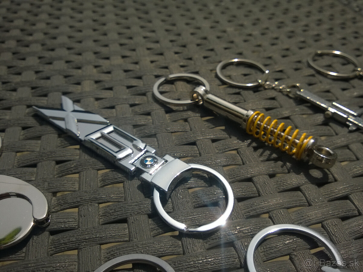 Nové kovové kľúčenky/ prívesky - 4