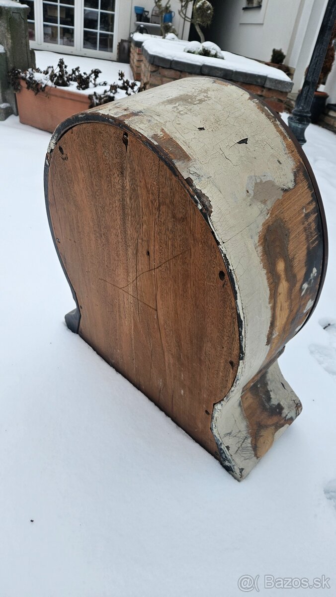 Skrinka na sochu,Nika - 4