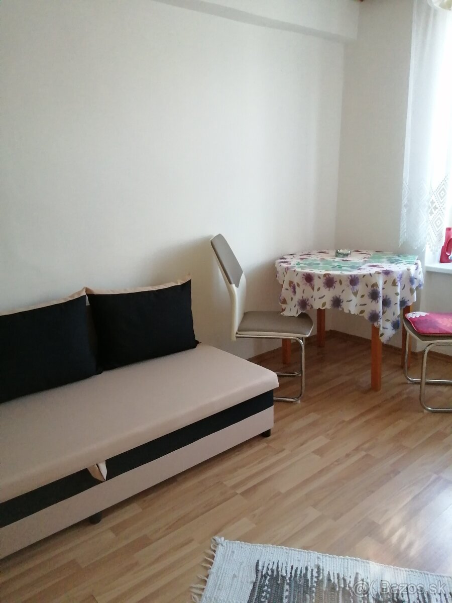 TOP PONUKA Veľmi pekná elegantná nová pohovka - 4