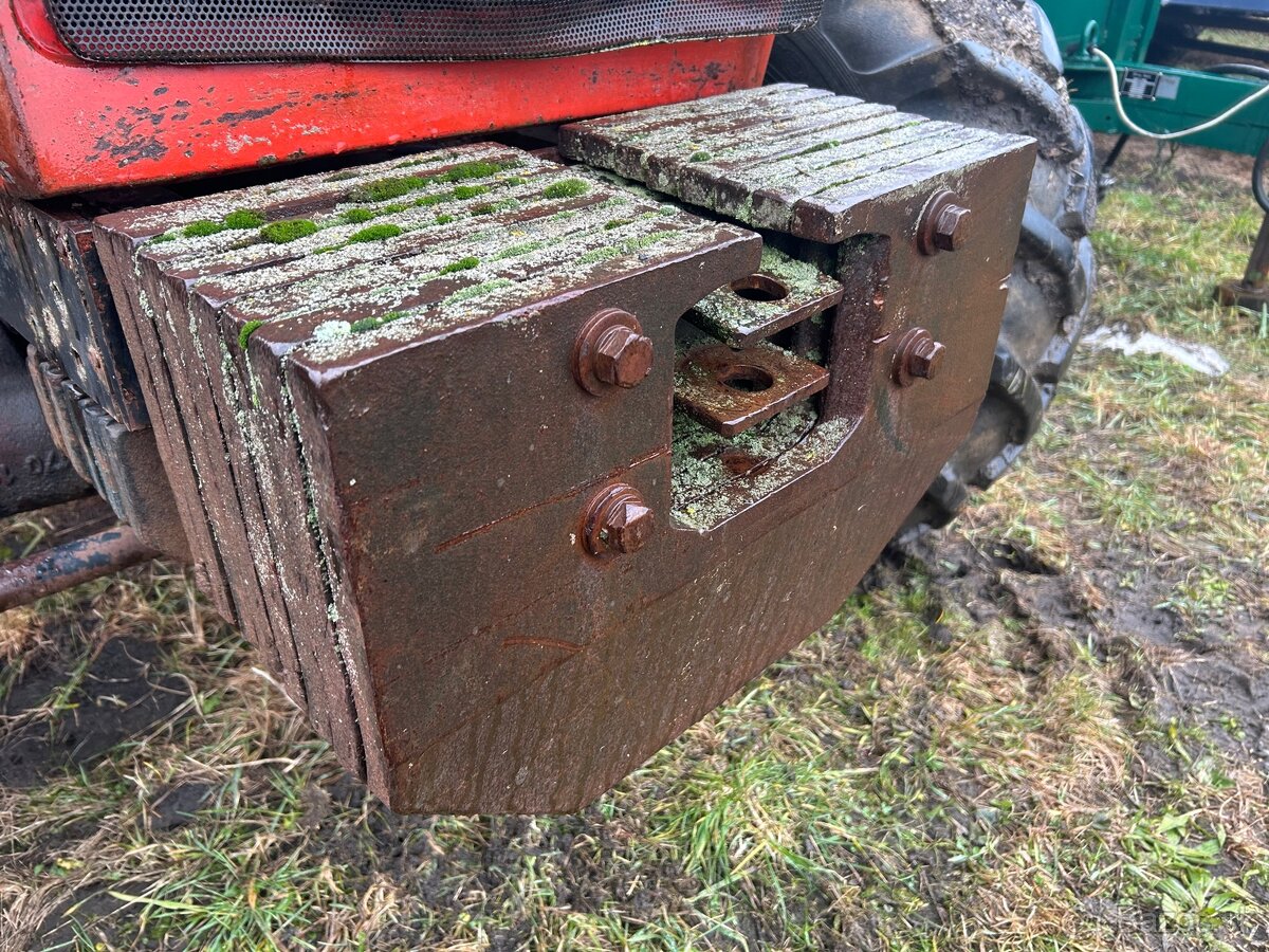 Predám predné závažia na Zetor crystal - 4