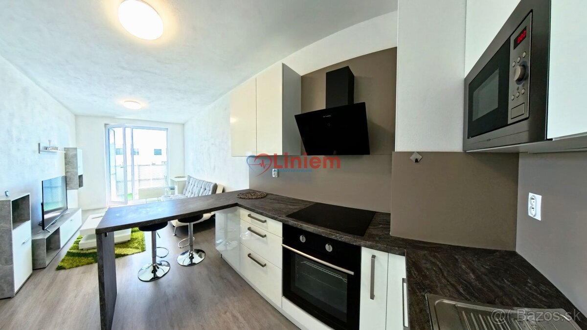 REZERVOVANÉ - Štýlový 2-izbový byt s garážovým parkovaním - 4