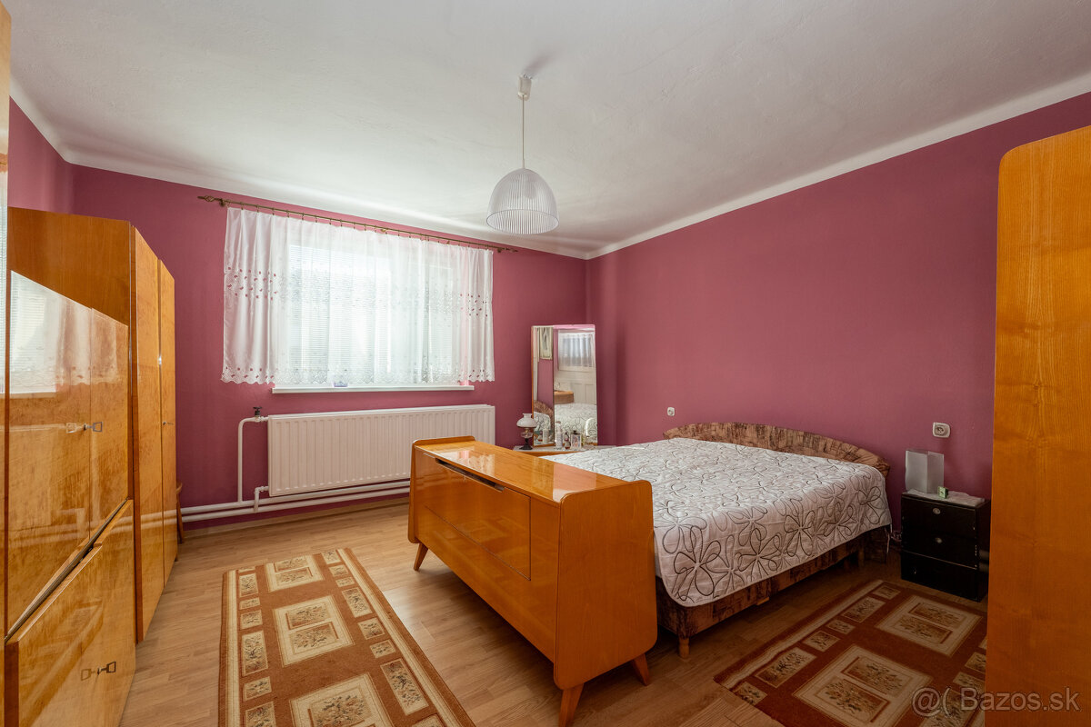 Rodinný dom s veľkým pozemkom | 2 064 m² | Komárovce - 4