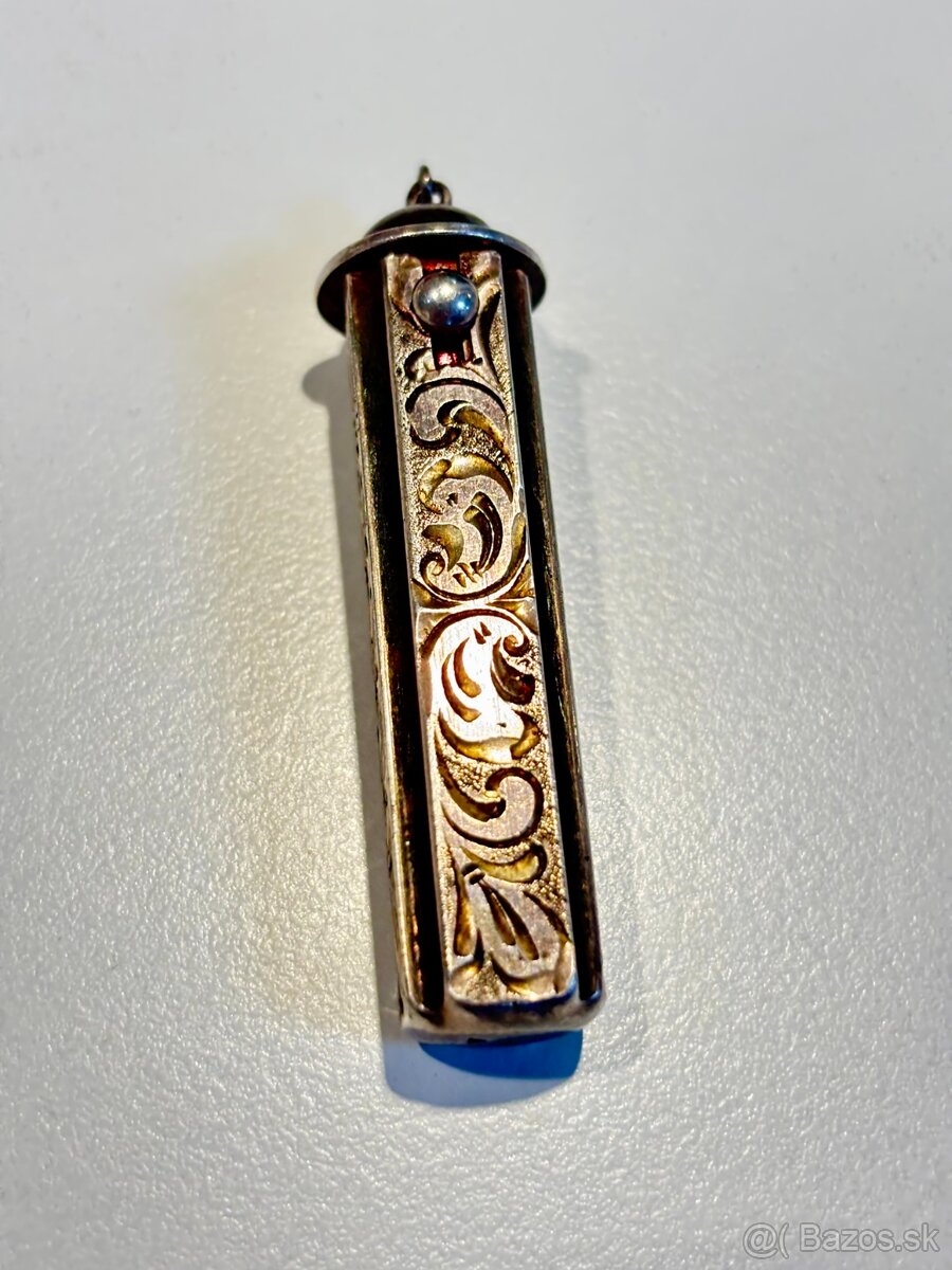 Starožitný gravírovaný strieborný rúž - 4