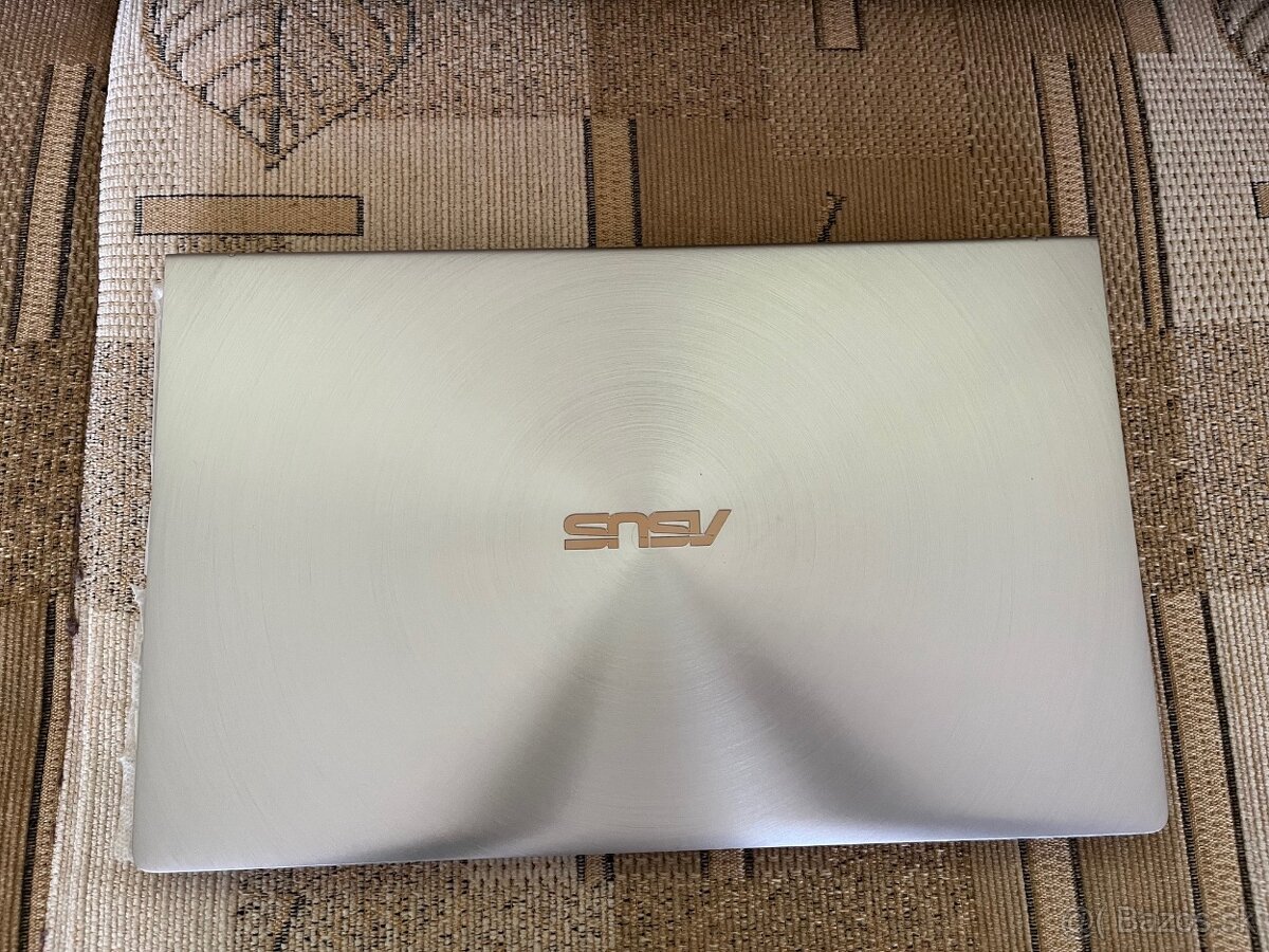 ASUS ZenBook 14 (UX433FAC) – strieborný, hliník - 4