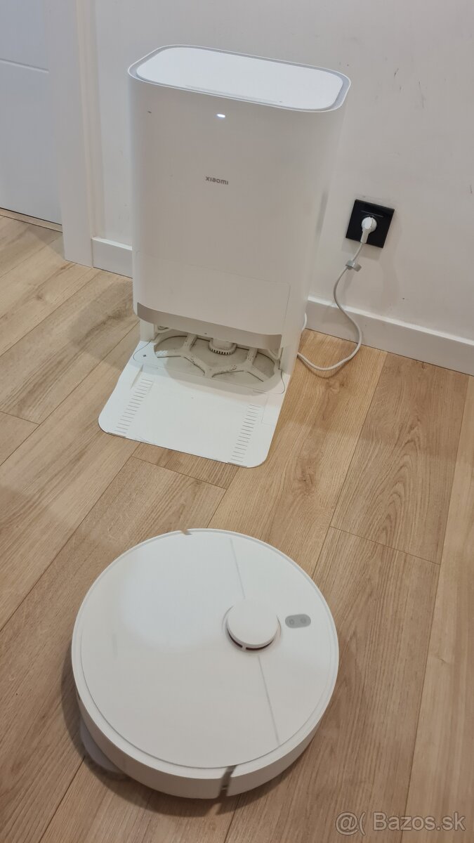 Robotický vysávač Xiaomi s vyprázdňovacou stanicou - 4
