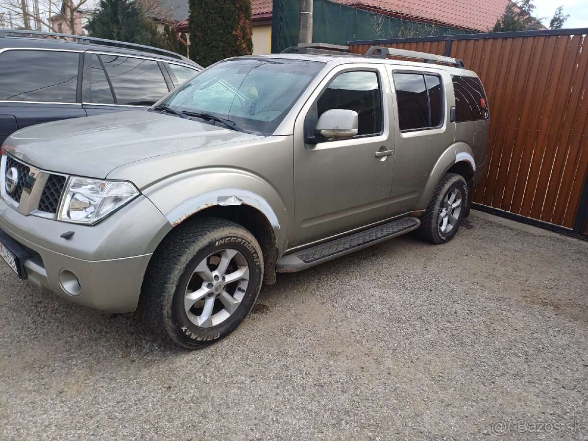 Nisan padfinder - 4