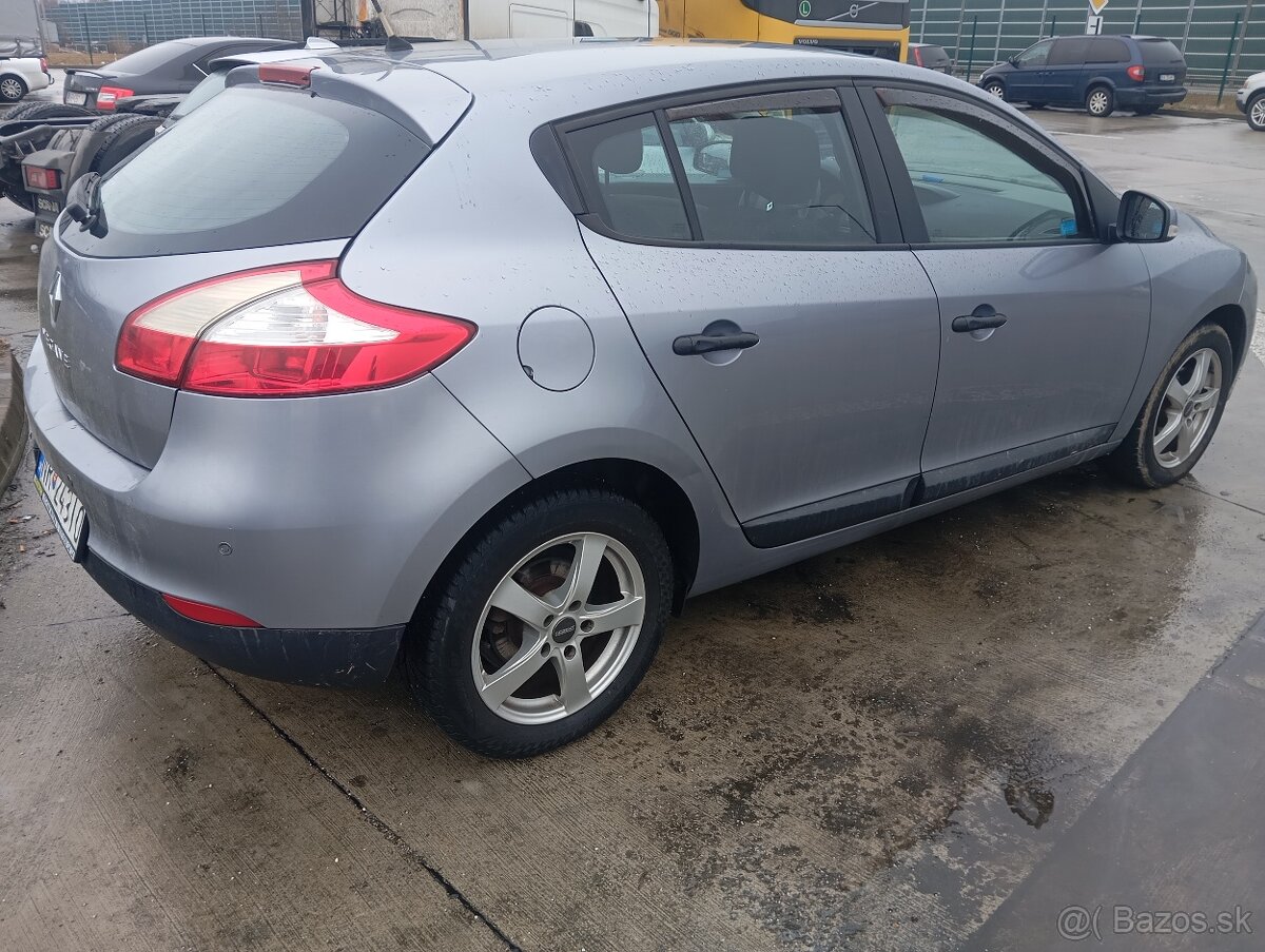 Renault Megane super stav - 4